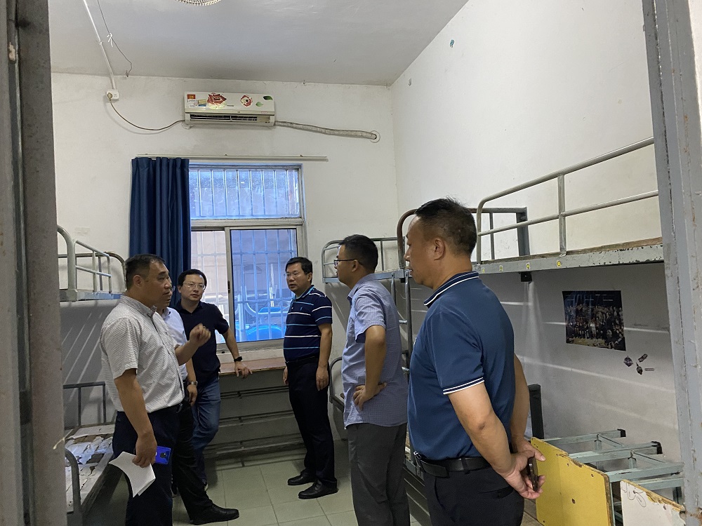 我校开展秋季开学安全大检查