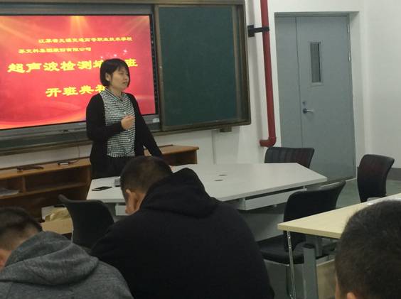 合作之路携手筑，共赢之花处处开