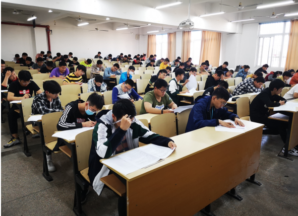 基础教学部组织2020级“3+4”中职本科班基础文化课摸底考试