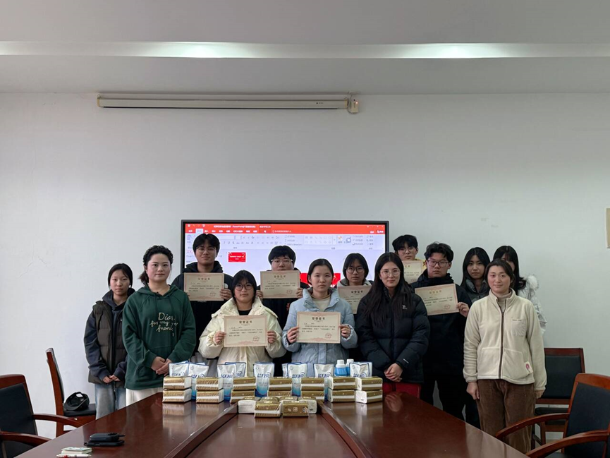 “宿”造文明 ，“寓”见美好——物流管理学院表彰优秀楼长 夯实宿舍育人根基