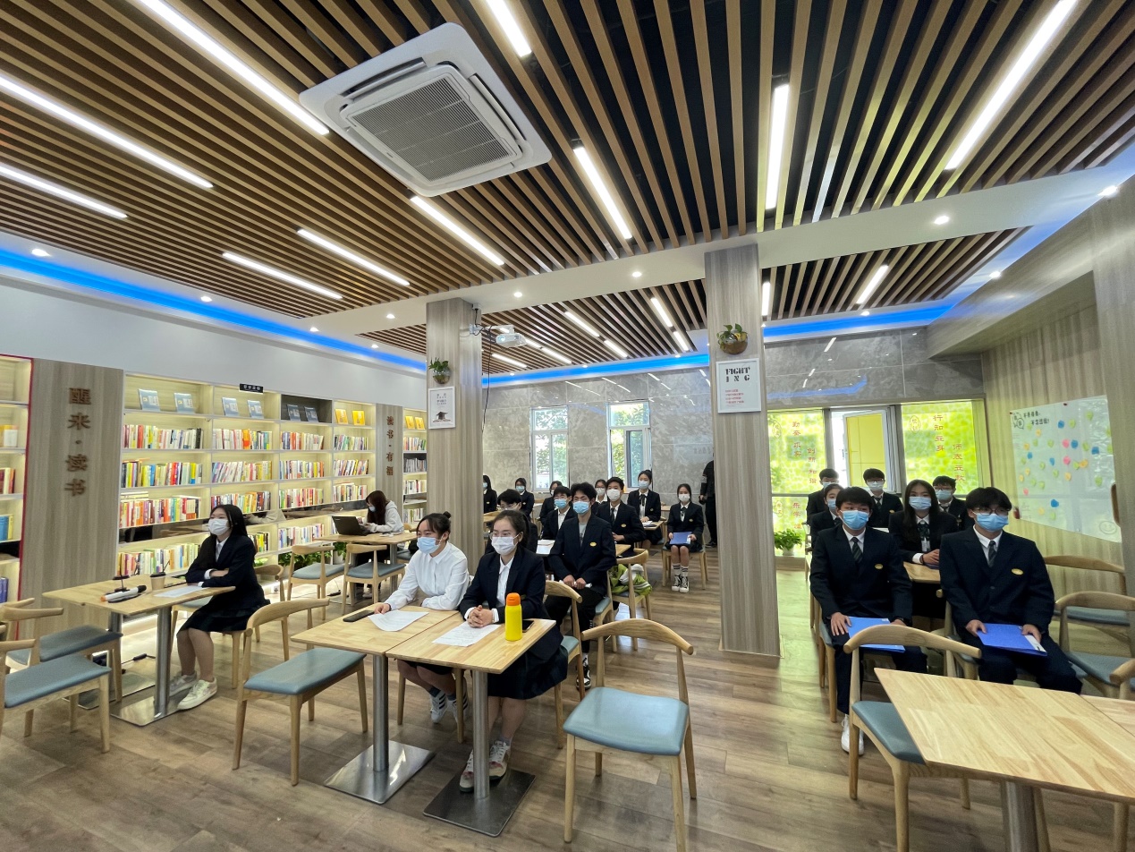 学校开展“我们的节日?清明节”主题教育活动之青春诗会